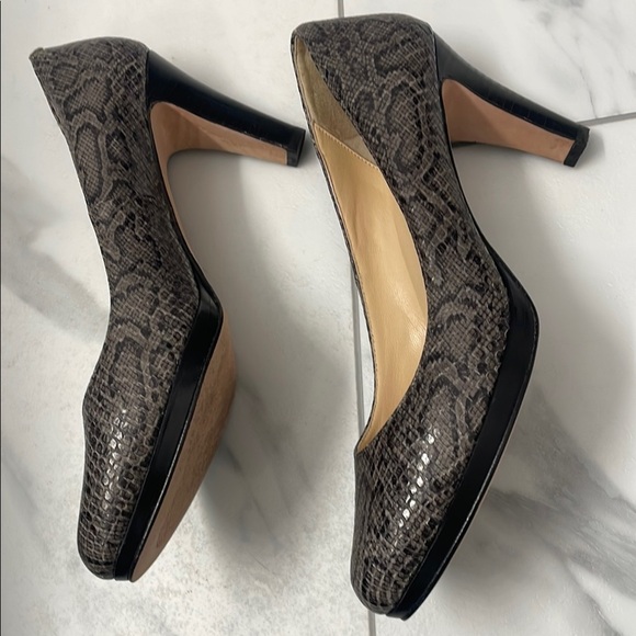 Cole Haan Women's Platform Dark Grey Snake Skin Pumps - Picture 3 of 11